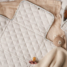 טען תמונה לגלריה, משטח החתלה נייד | NATURE TRAIL