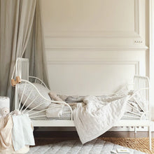 טען תמונה לגלריה, סדין מיטת תינוק | NATURE TRAIL