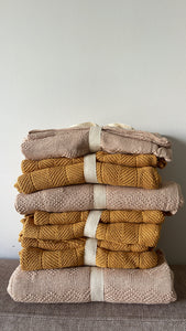 Toffee blanket || שמיכת תינוק אורגנית