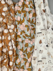Swaddle blanket || peaches